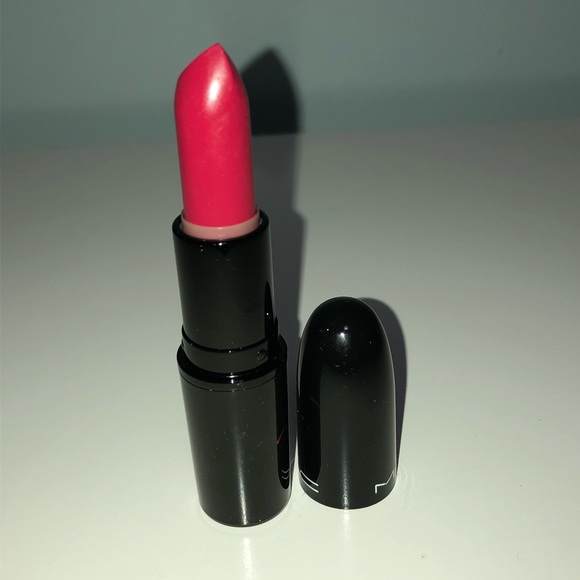 New MAC Julia Petit red lipstick *Limited Edition - Picture 4 of 7